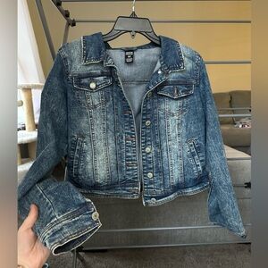 Jean jacket with stretch